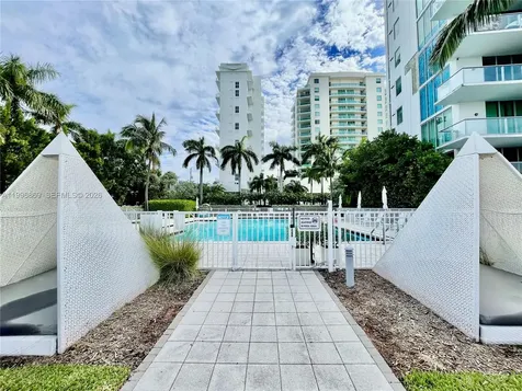 7928 East Drive North Bay Village FL 33141