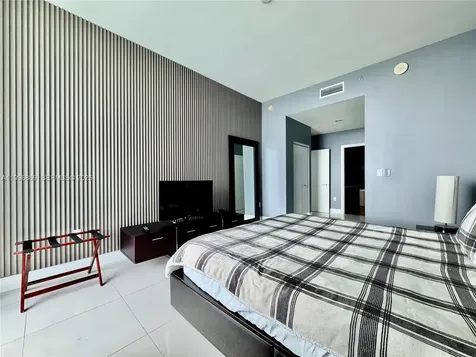 7928 East Drive North Bay Village FL 33141