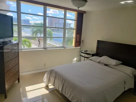 1817 S Ocean Drive Hallandale Beach FL 33009