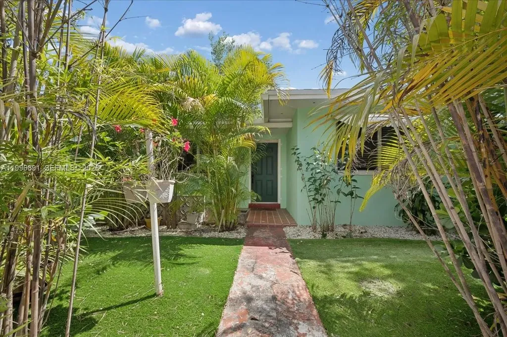 3490 William Avenue Miami FL 33133