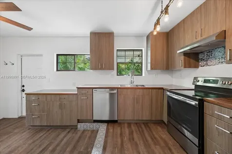 3490 William Avenue Miami FL 33133