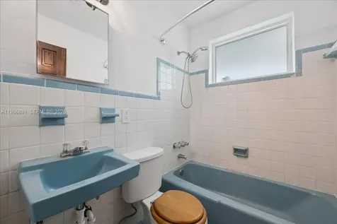 3490 William Avenue Miami FL 33133