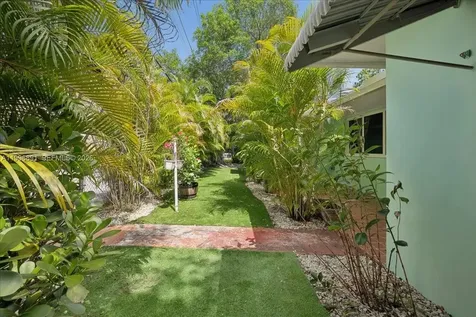 3490 William Avenue Miami FL 33133