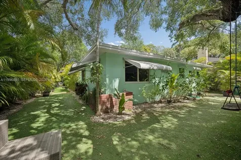 3490 William Avenue Miami FL 33133