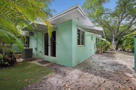 3490 William Avenue Miami FL 33133