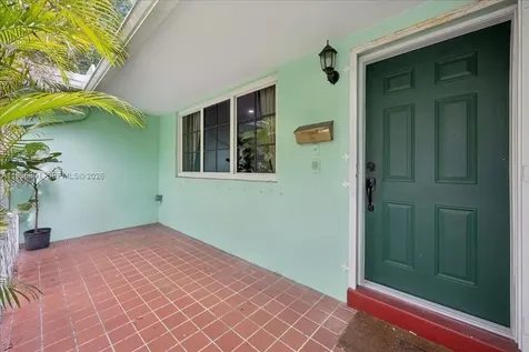 3490 William Avenue Miami FL 33133