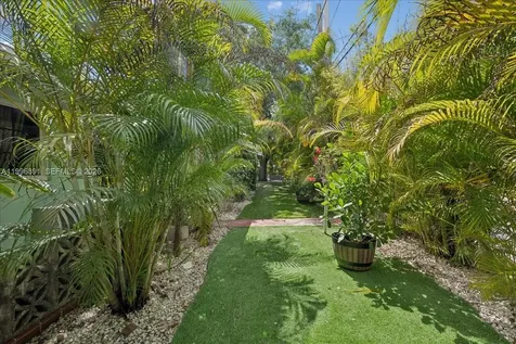 3490 William Avenue Miami FL 33133