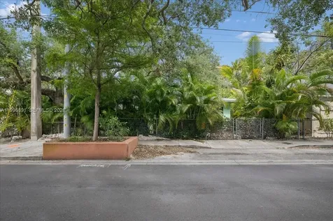 3490 William Avenue Miami FL 33133
