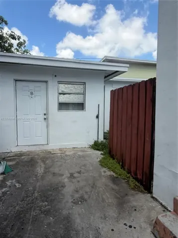 634 SW 10th Avenue Miami FL 33130