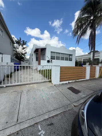 634 SW 10th Avenue Miami FL 33130