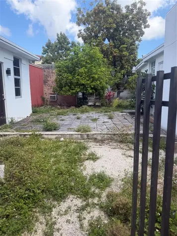 634 SW 10th Avenue Miami FL 33130