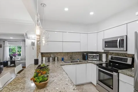 6133 SW 44th Terrace Miami FL 33155