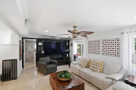 6133 SW 44th Terrace Miami FL 33155