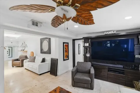 6133 SW 44th Terrace Miami FL 33155