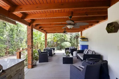 6133 SW 44th Terrace Miami FL 33155