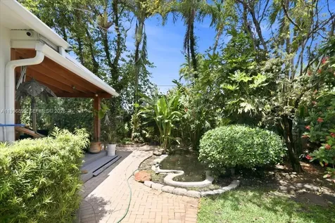 6133 SW 44th Terrace Miami FL 33155