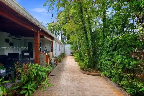 6133 SW 44th Terrace Miami FL 33155