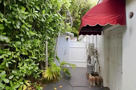 6133 SW 44th Terrace Miami FL 33155