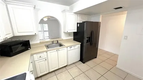 711 N Pine Island Road Plantation FL 33324