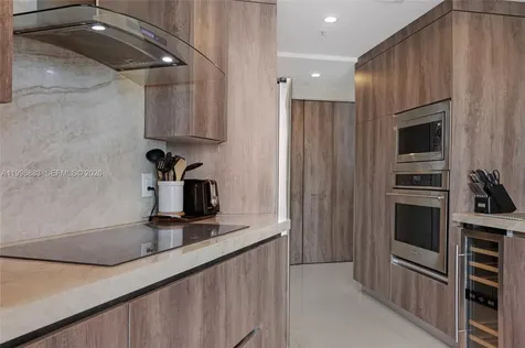 848 Brickell Key Drive Miami FL 33131