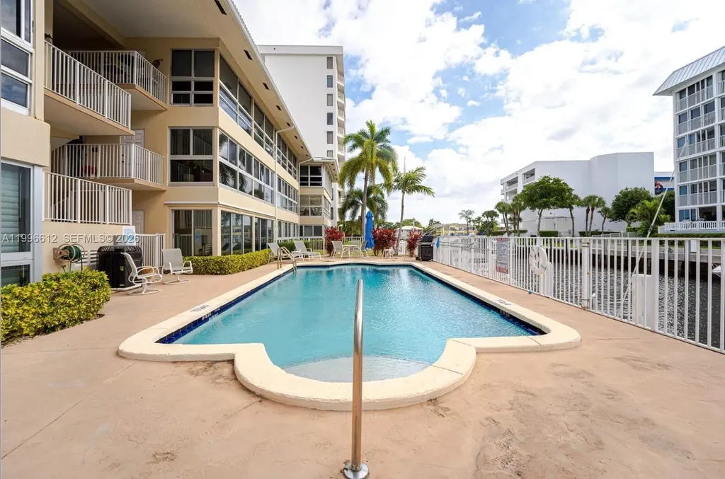 3090 NE 48th Street Fort Lauderdale FL 33308
