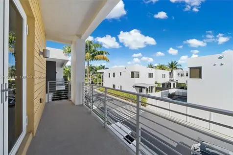 9830 NW 74th Terrace Doral FL 33178