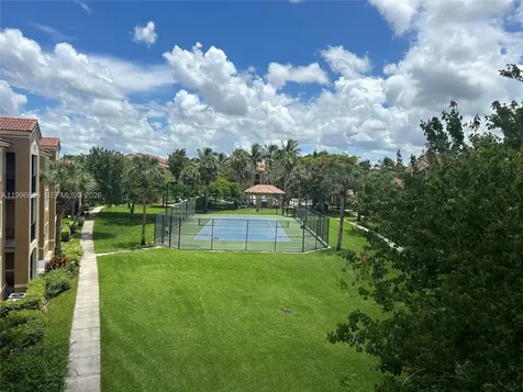 8050 N Nob Hill Road Tamarac FL 33321