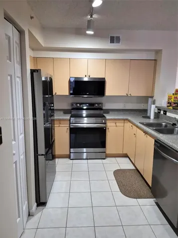 8050 N Nob Hill Road Tamarac FL 33321