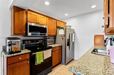 7690 SW 7th Court North Lauderdale FL 33068