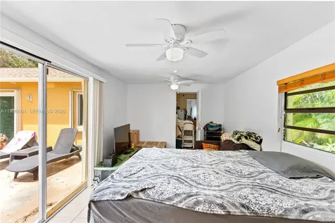 7690 SW 7th Court North Lauderdale FL 33068