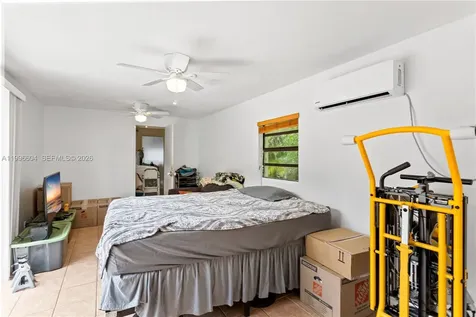 7690 SW 7th Court North Lauderdale FL 33068