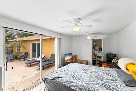 7690 SW 7th Court North Lauderdale FL 33068