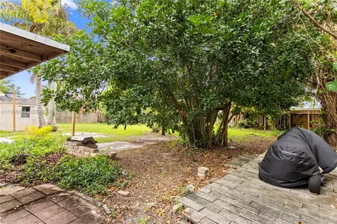 7690 SW 7th Court North Lauderdale FL 33068