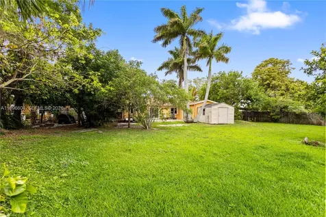 7690 SW 7th Court North Lauderdale FL 33068