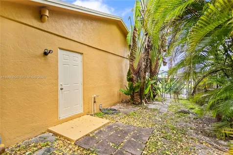 7690 SW 7th Court North Lauderdale FL 33068