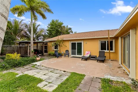 7690 SW 7th Court North Lauderdale FL 33068