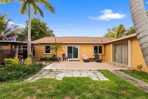 7690 SW 7th Court North Lauderdale FL 33068