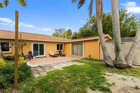 7690 SW 7th Court North Lauderdale FL 33068