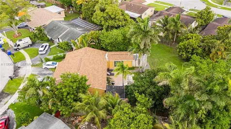 7690 SW 7th Court North Lauderdale FL 33068
