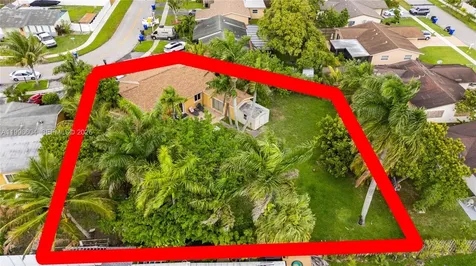 7690 SW 7th Court North Lauderdale FL 33068
