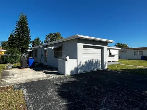 4753 NW 41st Street Lauderdale Lakes FL 33319