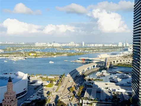 121 NE 5 Street Miami FL 33132