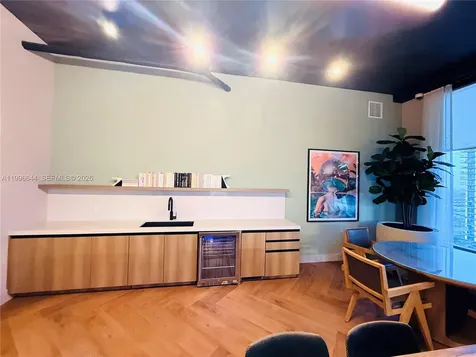 121 NE 5 Street Miami FL 33132