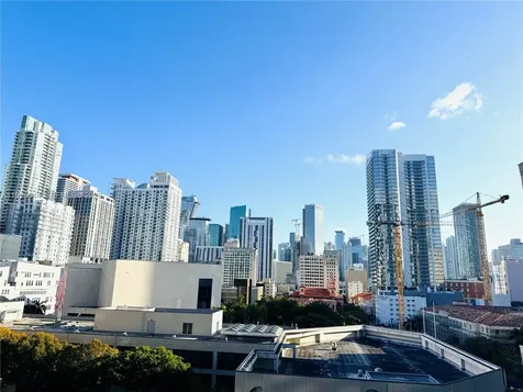 121 NE 5 Street Miami FL 33132