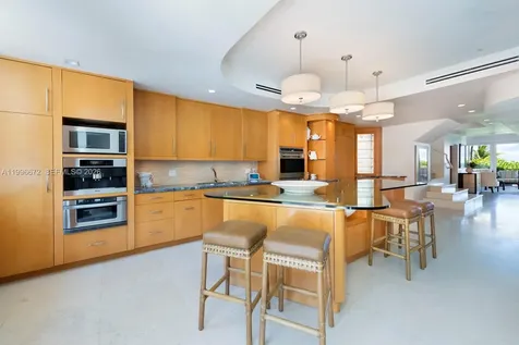 201 Crandon Boulevard Key Biscayne FL 33149