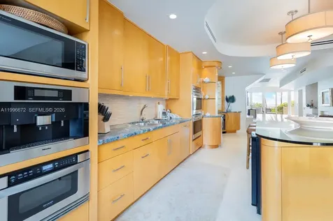 201 Crandon Boulevard Key Biscayne FL 33149
