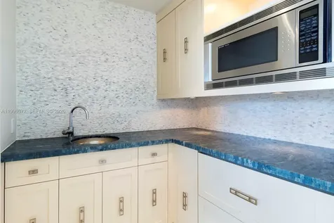 201 Crandon Boulevard Key Biscayne FL 33149
