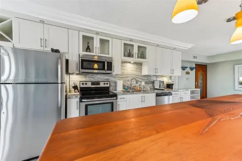 201 Wildwood Circle Key Largo FL 33037