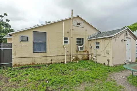 3035 NW 93rd Street Miami FL 33147