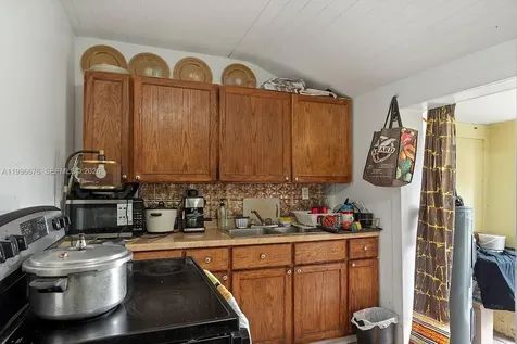 3035 NW 93rd Street Miami FL 33147